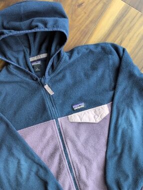 Patagonia Kids Hooded Fleece Jacket in Navy and purple